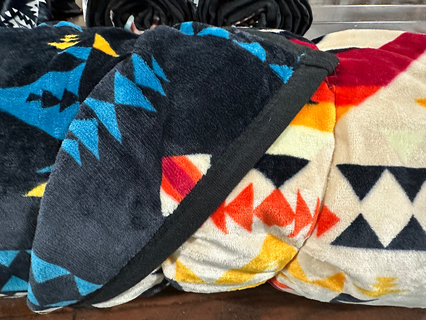 Nativo Queen Plush Blanket