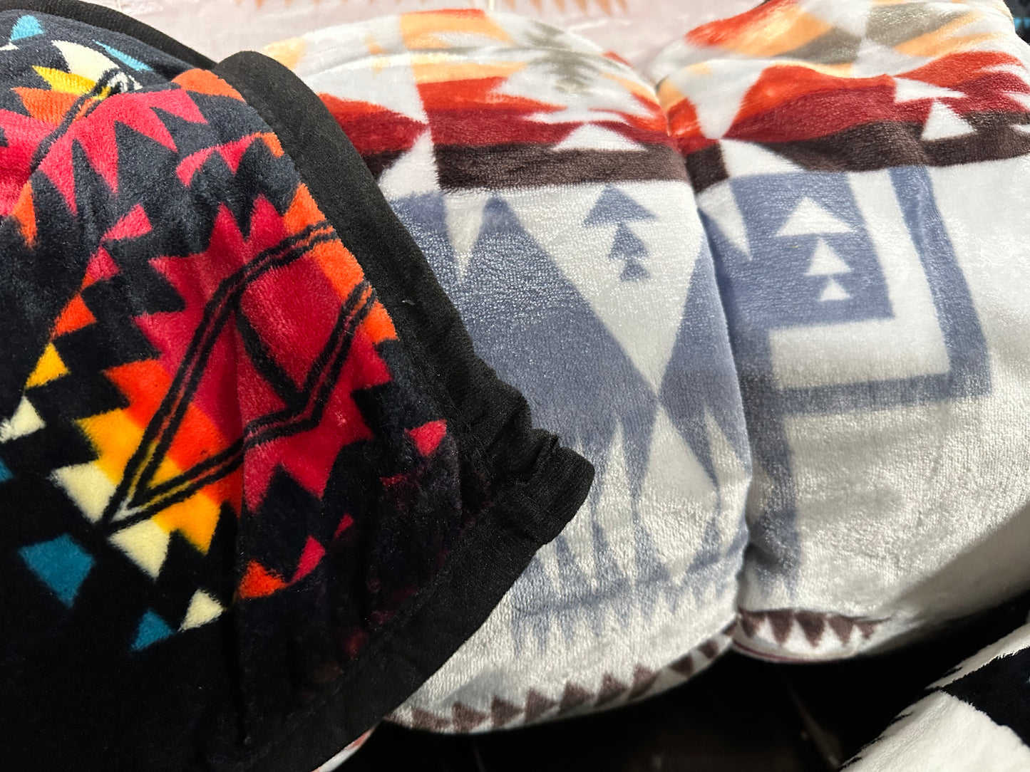 Nativo King Plush Blanket