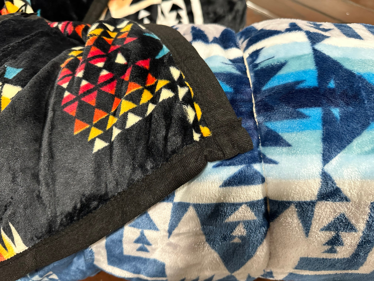 Nativo King Plush Blanket