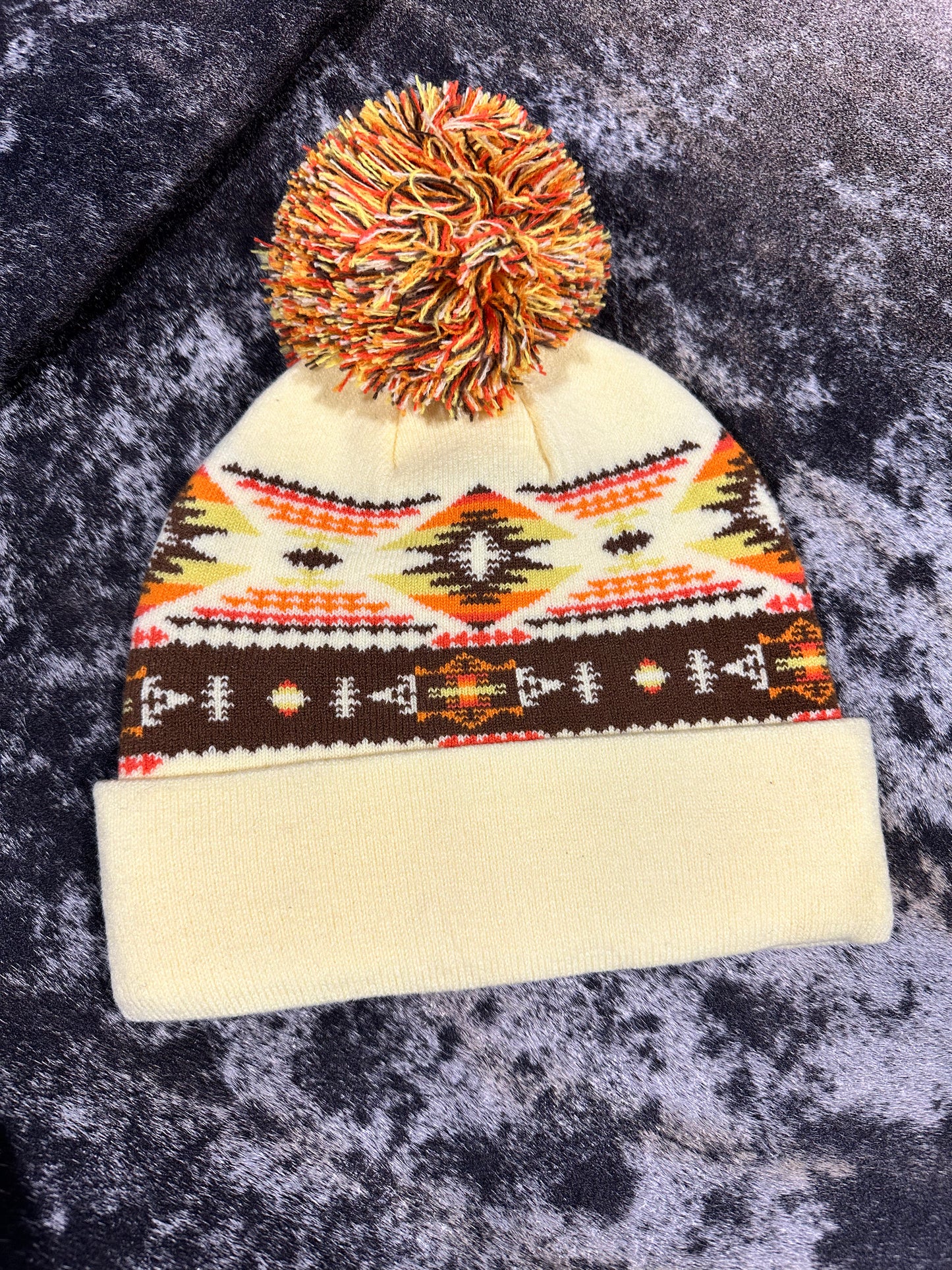 Nativo Pom Pom Beanie