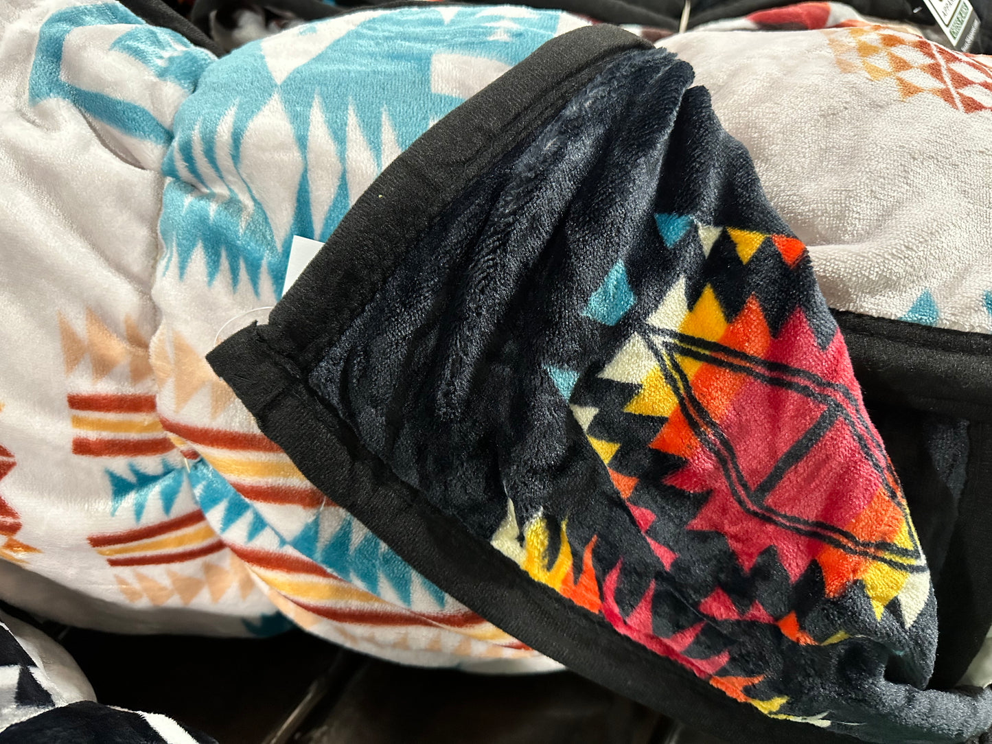 Nativo King Plush Blanket