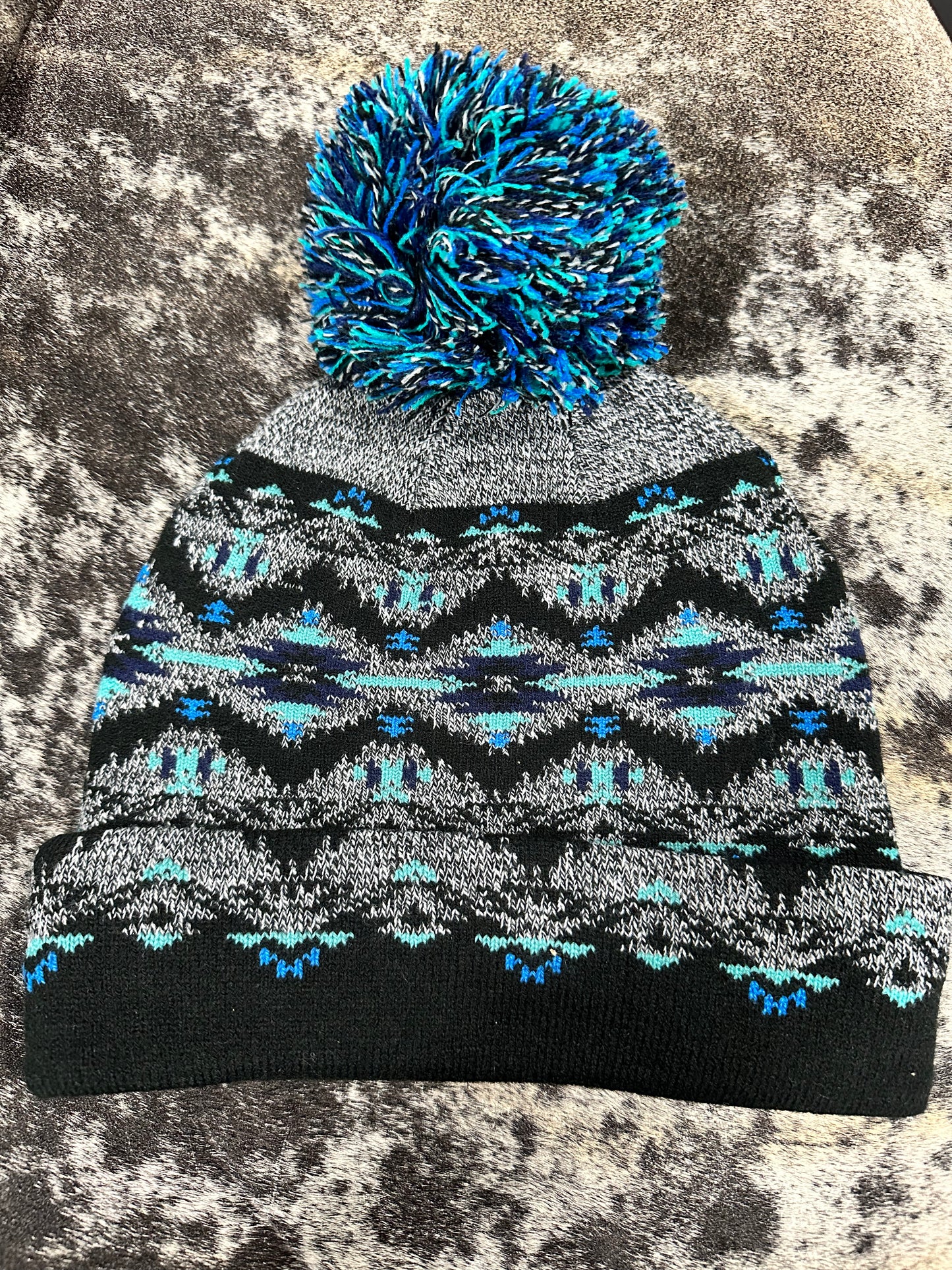 Nativo Pom Pom Beanie